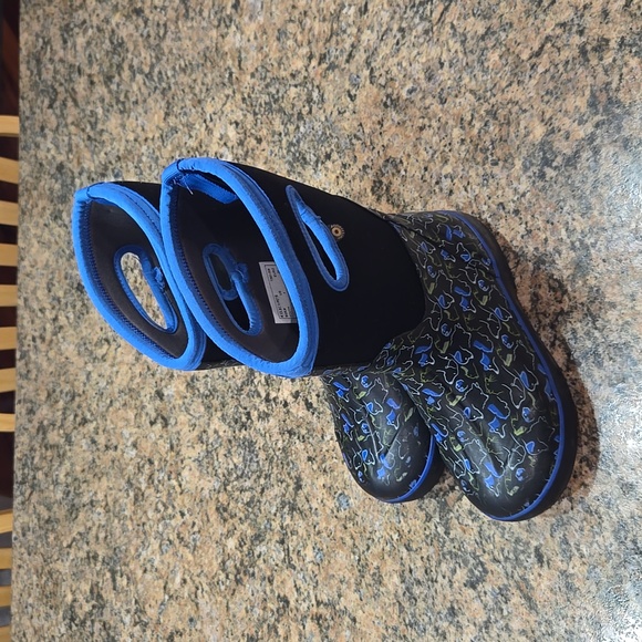 Boys Bogs Size 3 - Picture 1 of 10